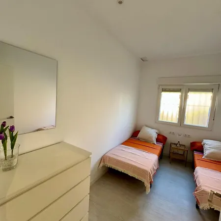 6 Personas Oceanografic Ciencias Roig Arena Apartment *